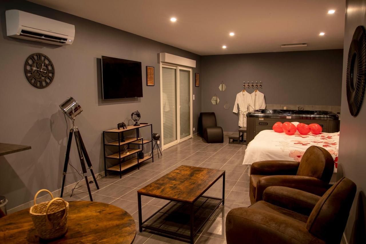 Love Room - La Parenthese Saint-Bauzille-de-la-Sylve Exterior foto