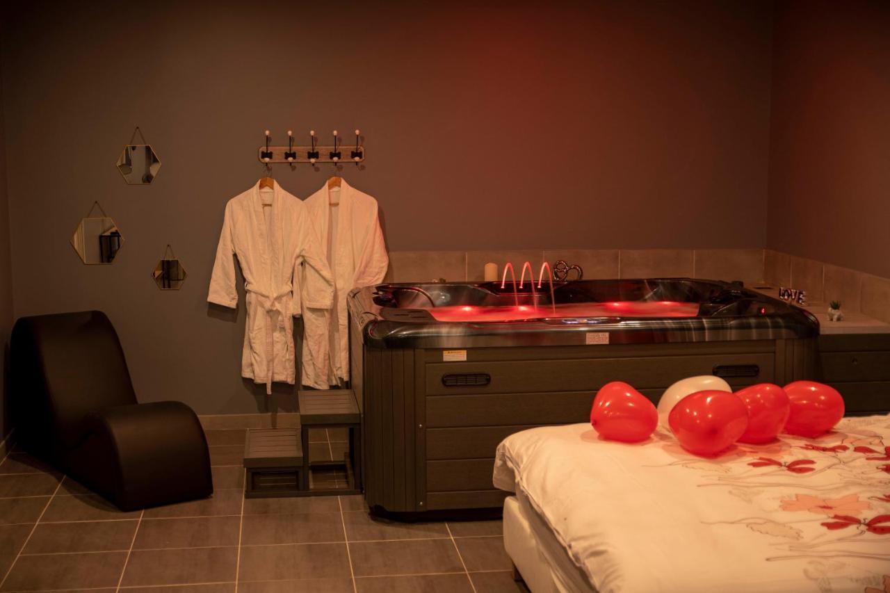 Love Room - La Parenthese Saint-Bauzille-de-la-Sylve Exterior foto