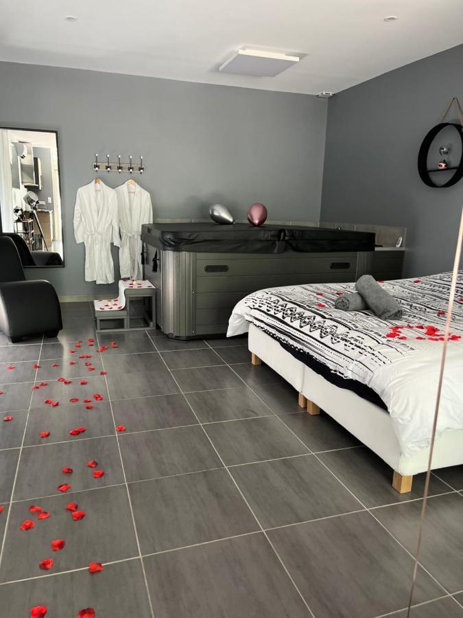 Love Room - La Parenthese Saint-Bauzille-de-la-Sylve Exterior foto